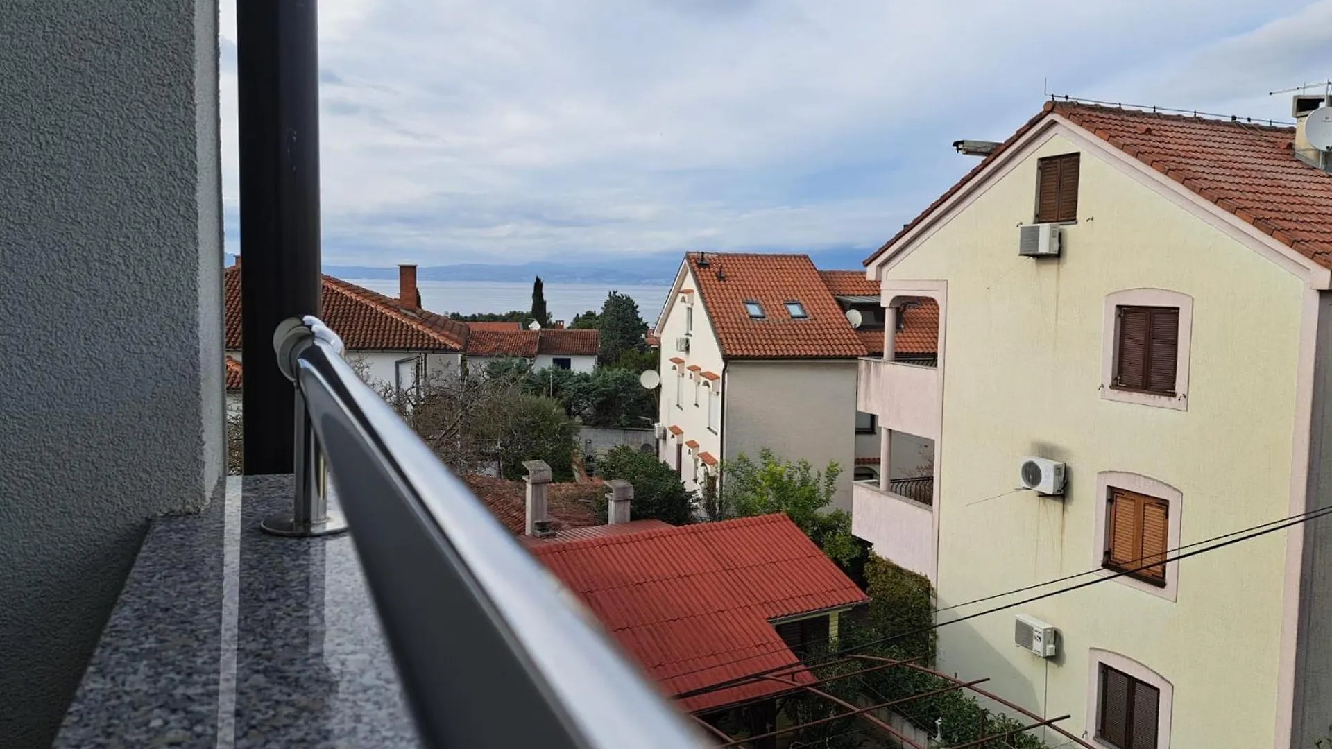 Mama Mia Apartmani Malinska 0*,  Croatia