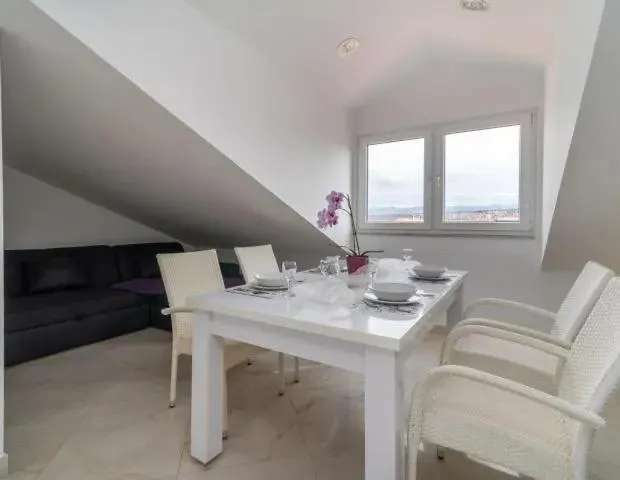 Apartment Mama Mia Apartmani Malinska Croatia