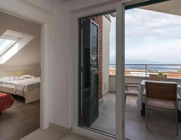 Mama Mia Apartmani Malinska 0*,  Croatia