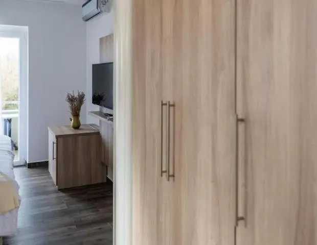 Mama Mia Apartmani Malinska 0*,  Croatia