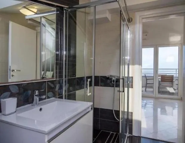 Mama Mia Apartmani Malinska Croatia