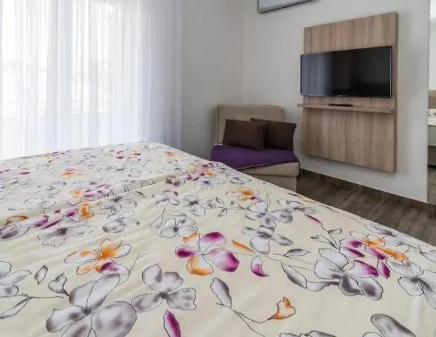 Mama Mia Apartmani Malinska 0*,