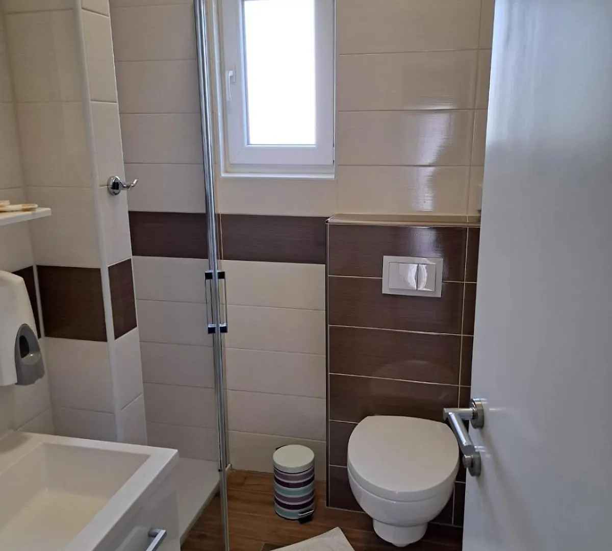Mama Mia Apartmani Malinska 0*,  Croatia
